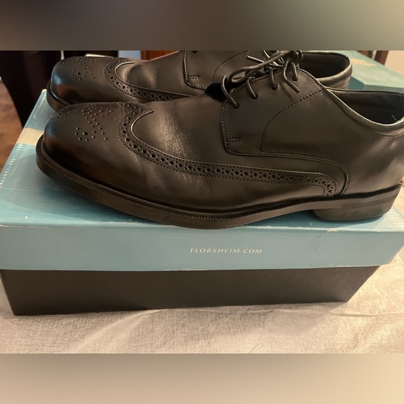Florsheim Men’s Size  12 Black Leather Dress Shoe worn once - Picture 10 of 11